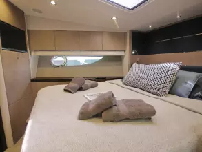 33 - VIP Cabin
