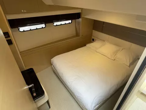 15 - Double Cabin
