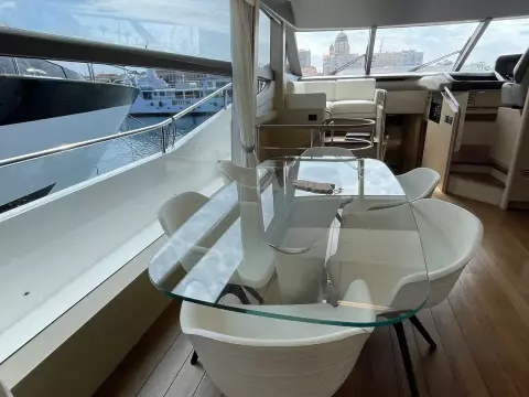 9 - Dining