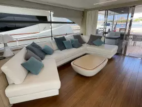 8 - Saloon