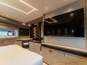 42 - VIP Cabin