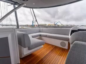 9 - Flybridge