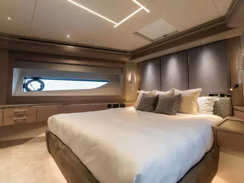 41 - VIP Cabin