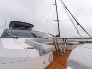 13 - Foredeck