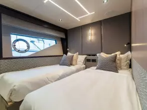 46 - Port Side Twin Guest Cabin