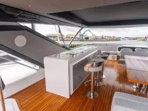 7 - Flybridge
