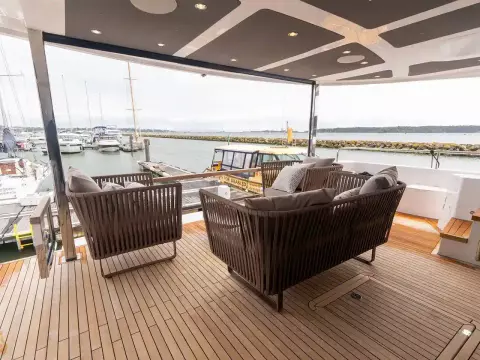 20 - Aft Cockpit