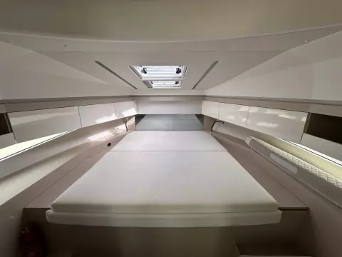 2022 Jeanneau NC33 20