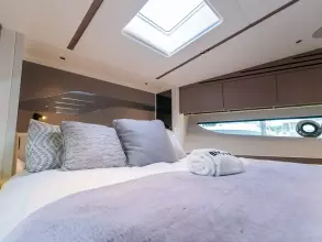 32 - VIP Cabin