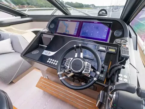 19 - Helm
