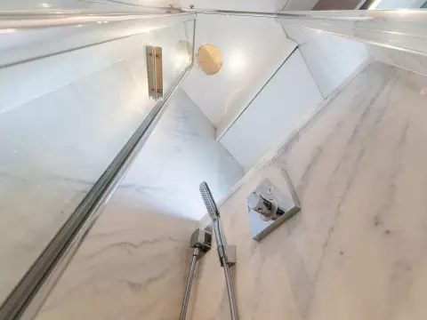 35 - VIP Cabin En Suite