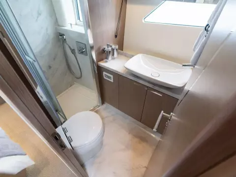 27 - Master Cabin En Suite