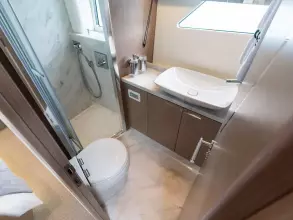27 - Master Cabin En Suite