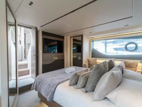 26 - Master Cabin