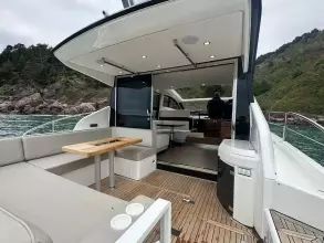 10 - Aft Cockpit