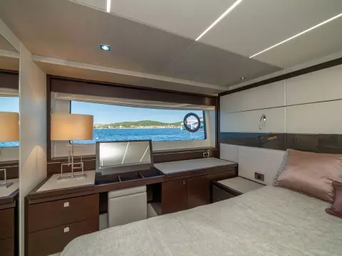 32 - Master Cabin