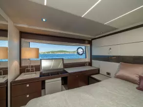 32 - Master Cabin