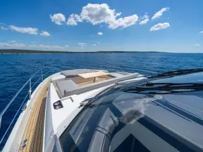 10 - Foredeck