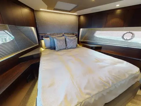 20 - VIP Cabin
