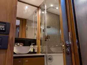 31 - Master Cabin En Suite