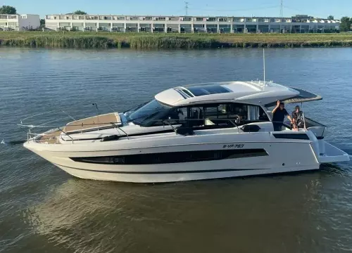 JEANNEAU NC37 met slechts 87 uur! 0