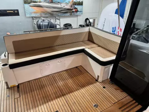 JEANNEAU NC37 met slechts 87 uur! 11