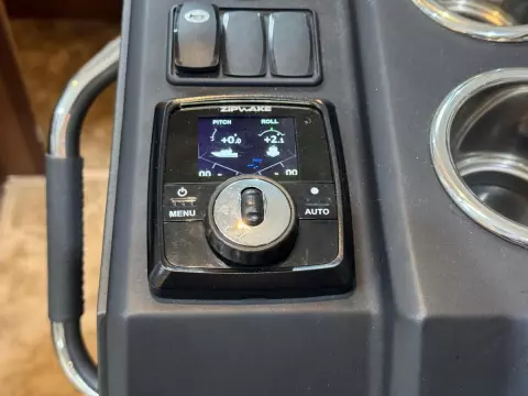 JEANNEAU NC37 met slechts 87 uur! 18