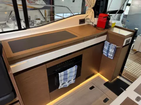 JEANNEAU NC37 met slechts 87 uur! 26