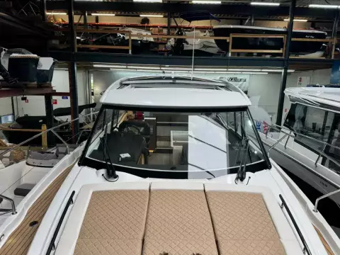 JEANNEAU NC37 met slechts 87 uur! 7