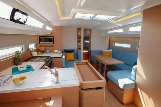 2020 Sun Odyssey 410