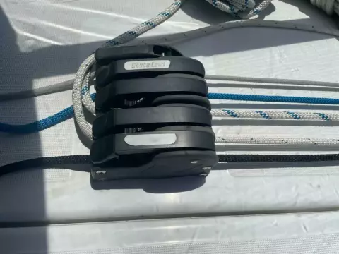 2020 Sun Odyssey 410
