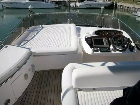 Flybridge Helm And Sunpad