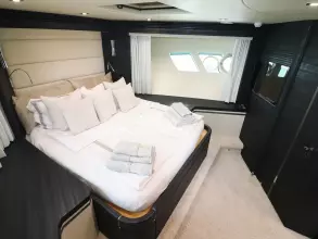 24 - VIP Cabin