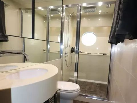 22 - Master En Suite