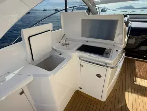 13 - Cockpit Wet Bar