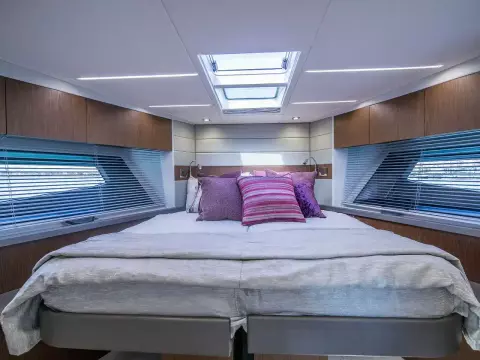 24 - VIP Cabin