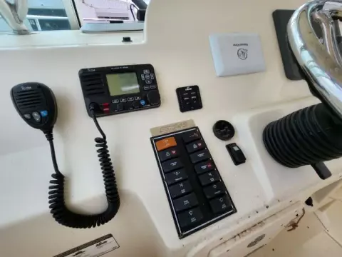 PURSUIT - PURSUIT SF 345 DRUMMOND SPORTFISH - electronic