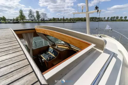 Linssen Grand Sturdy 29.9 Sedan 10