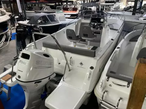 Jeanneau Cap Camarat 6.5 Center Console 2