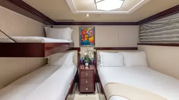 Forward Starboard Guest Stateroom