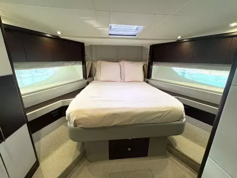 33 - VIP Cabin