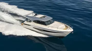 Riviera 4300 SE Image 09