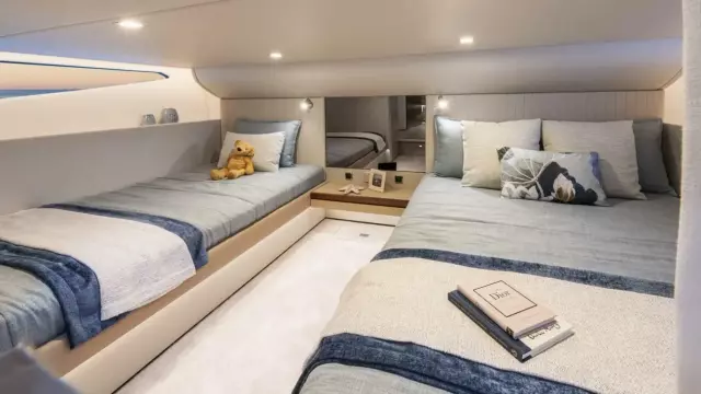 Riviera 4300 SE Image 018