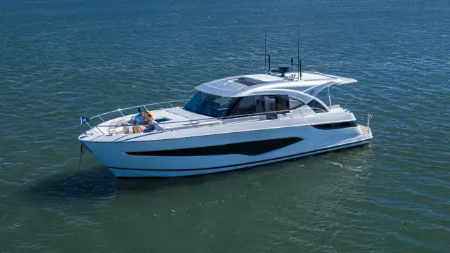 Riviera 4300 SE Image 01