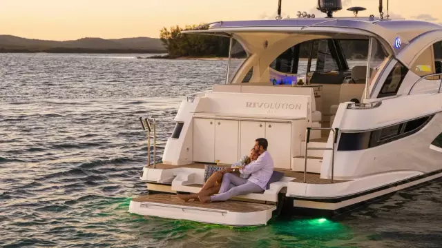 Riviera 4300 SE Image 07