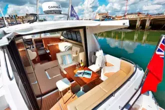 Haines 32 Offshore Cockpit