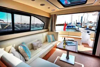 Haines 32 Offshore Saloon
