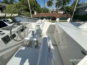 63' Hatteras flybridge starboard forward
