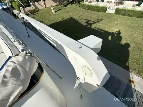 63' Hatteras tender davit