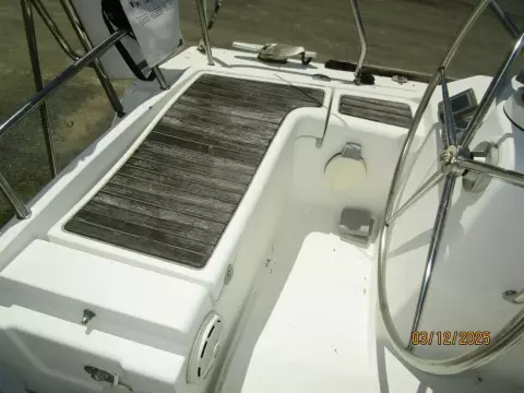 43' Beneteau cockpit port aft seating